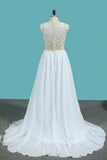 2024 une ligne robes de mariée en mousseline de soie col haut avec des perles et fente train de balayage