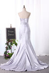 2024 Sexy Mermaid Elastic Satin Silver Prom Robes Sweetheart Zipper Up With Beading
