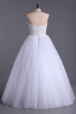 2024 Longueur robe robe de bal Robe de mariée Tulle étage avec des perles