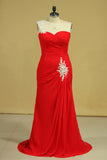 Robe de soirée 2024 rouge une épaule plissé corsage en mousseline de soie gaine avec appliques