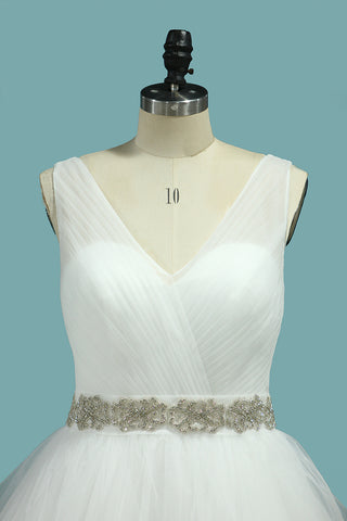 Robes de mariée en 2024 V-Neck Tulle avec ceinture en perles Court Train