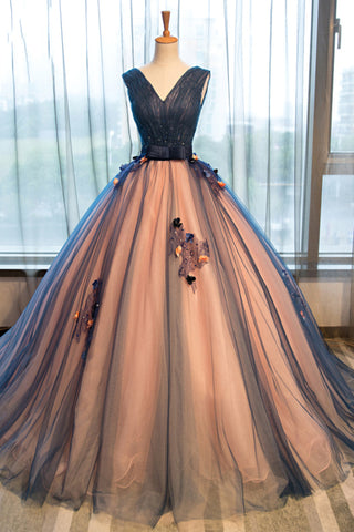 2024 robes de Quinceanera robe de bal en tulle à col en V avec des fleurs faites à la main noeud d'arc