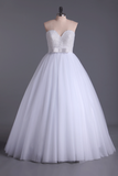 2024 Longueur robe robe de bal Robe de mariée Tulle étage avec des perles