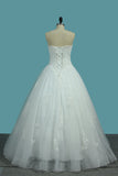 Robes de mariage de Tulle de robe de boule sans bretelles 2024 avec des perles et Applique
